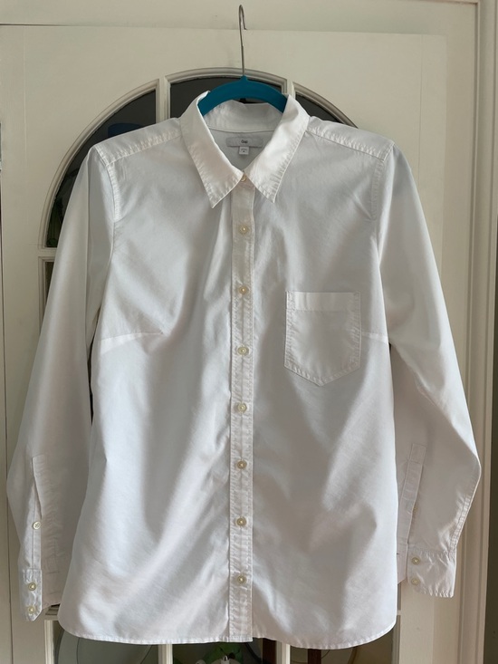 GAP Tops - GAP White Long-Sleeve Button Down Shirt
